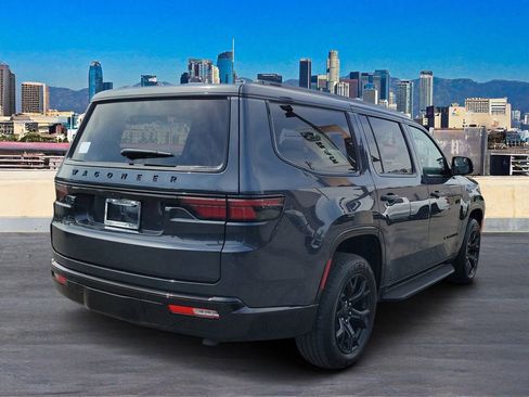 New 2025 Jeep Wagoneer Series II image 3