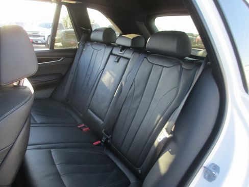 Used 2018 BMW X5 xDrive50i w/ M Sport Package image 18