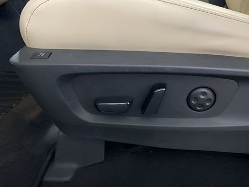 Used 2023 INFINITI QX60 Sensory w/ Vision Package AWD/4WD image 12