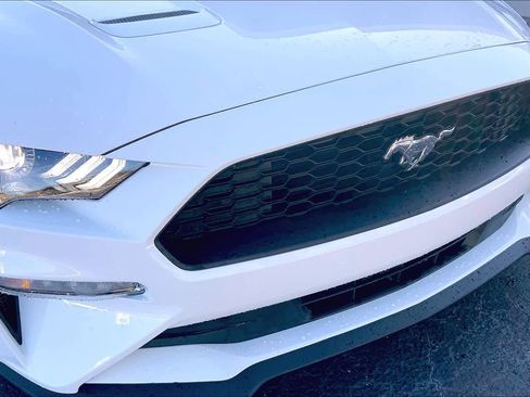 Used 2018 Ford Mustang Coupe image 29