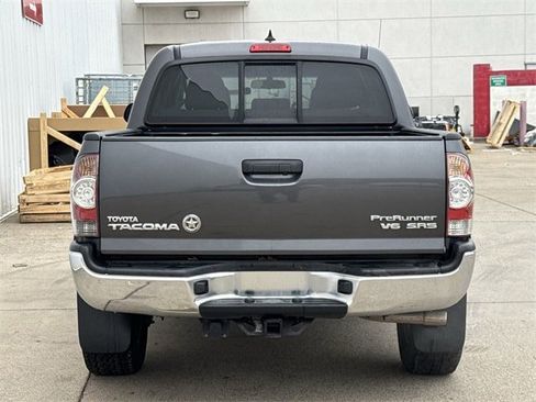 Used 2014 Toyota Tacoma PreRunner w/ SR5 Package image 5
