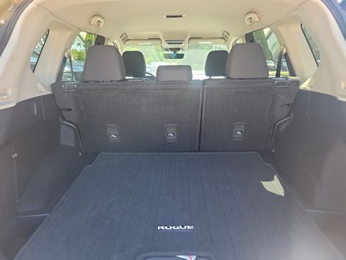 Certified 2025 Nissan Rogue SV FWD image 11