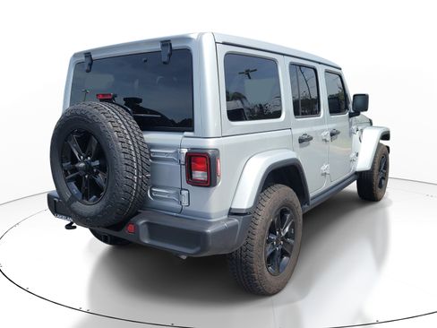 Used 2023 Jeep Wrangler Unlimited Sahara AWD/4WD image 4