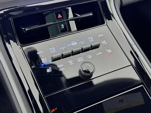 Certified 2025 Porsche Panamera RWD image 22