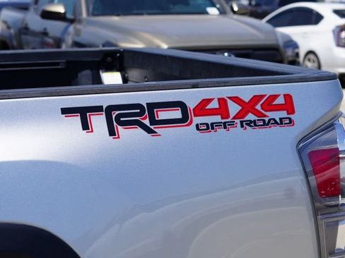 Used 2023 Toyota Tacoma TRD Off-Road w/ Technology Package AWD/4WD image 12