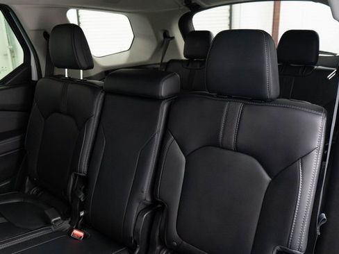 Certified 2025 Honda Pilot EX-L image 17