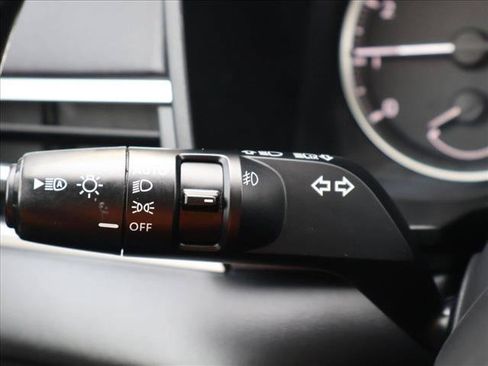 Used 2023 Mitsubishi Outlander SE AWD/4WD image 16