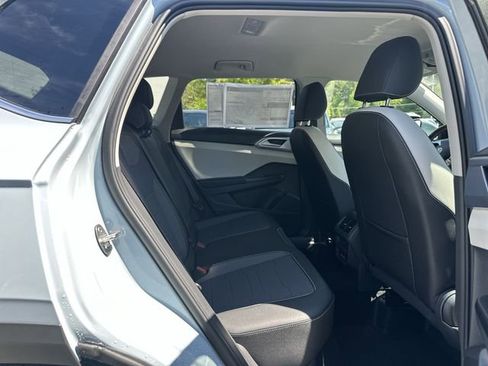 New 2026 Volkswagen Taos SE image 26