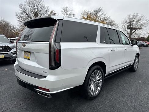 Used 2023 Cadillac Escalade ESV Premium Luxury w/ Performance Package image 5