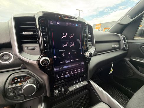 New 2026 RAM 1500 4x4 Crew Cab image 25