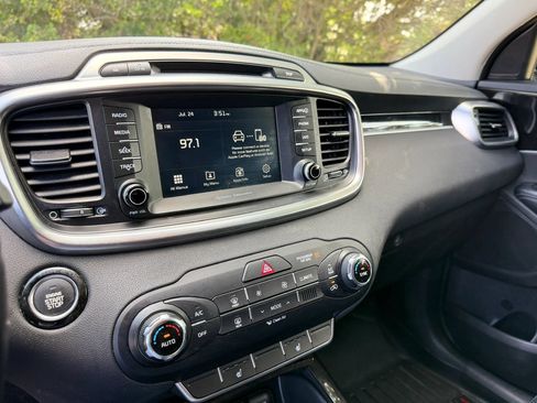 Used 2017 Kia Sorento EX AWD/4WD image 27