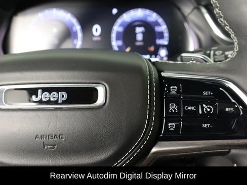 Used 2023 Jeep Grand Cherokee L Overland w/ Luxury Tech Group IV AWD/4WD image 10