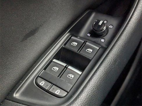 Used 2019 Audi Q8 Premium Plus w/ Premium Plus image 16