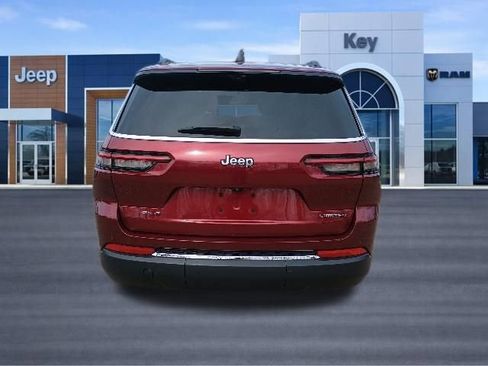 Used 2023 Jeep Grand Cherokee L Limited w/ Luxury Tech Group II AWD/4WD image 4