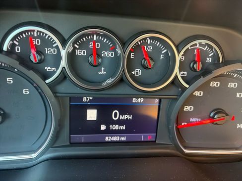Used 2021 Chevrolet Tahoe RST w/ Luxury Package RWD image 13