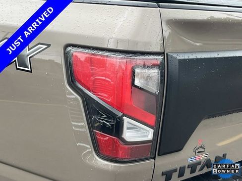 Used 2021 Nissan Titan PRO-4X w/ Pro-4x Convenience Package AWD/4WD image 10