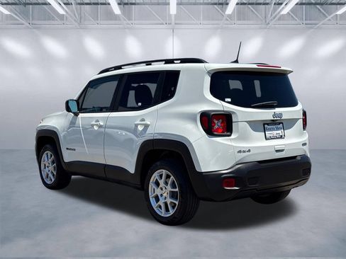 Certified 2022 Jeep Renegade Latitude w/ Convenience Group AWD/4WD image 4