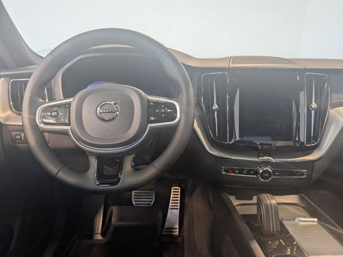 Used 2022 Volvo XC60 B6 R-Design w/ Advanced Package image 16