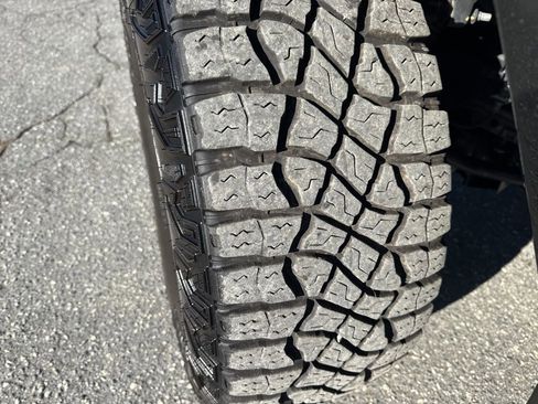 Used 2024 GMC Hummer EV 2X w/ Extreme Off-Road Package image 37