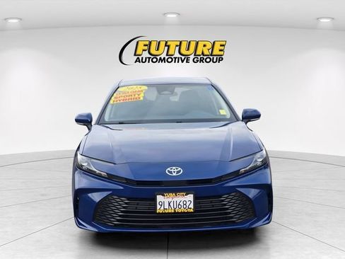 Used 2025 Toyota Camry LE FWD image 2