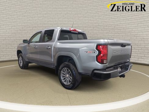 Used 2023 Chevrolet Colorado LT w/ LT Convenience Package II AWD/4WD image 7