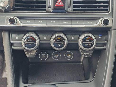 Used 2023 Genesis G70 2.0T AWD/4WD image 32