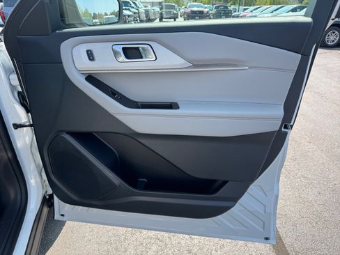 New 2025 Ford Explorer Active w/ Active Comfort Package image 28