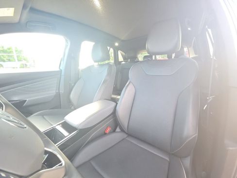 Certified 2023 Volkswagen ID.4 Pro S AWD/4WD image 14