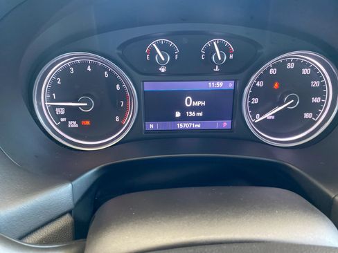 Used 2020 Buick Enclave Essence FWD image 17