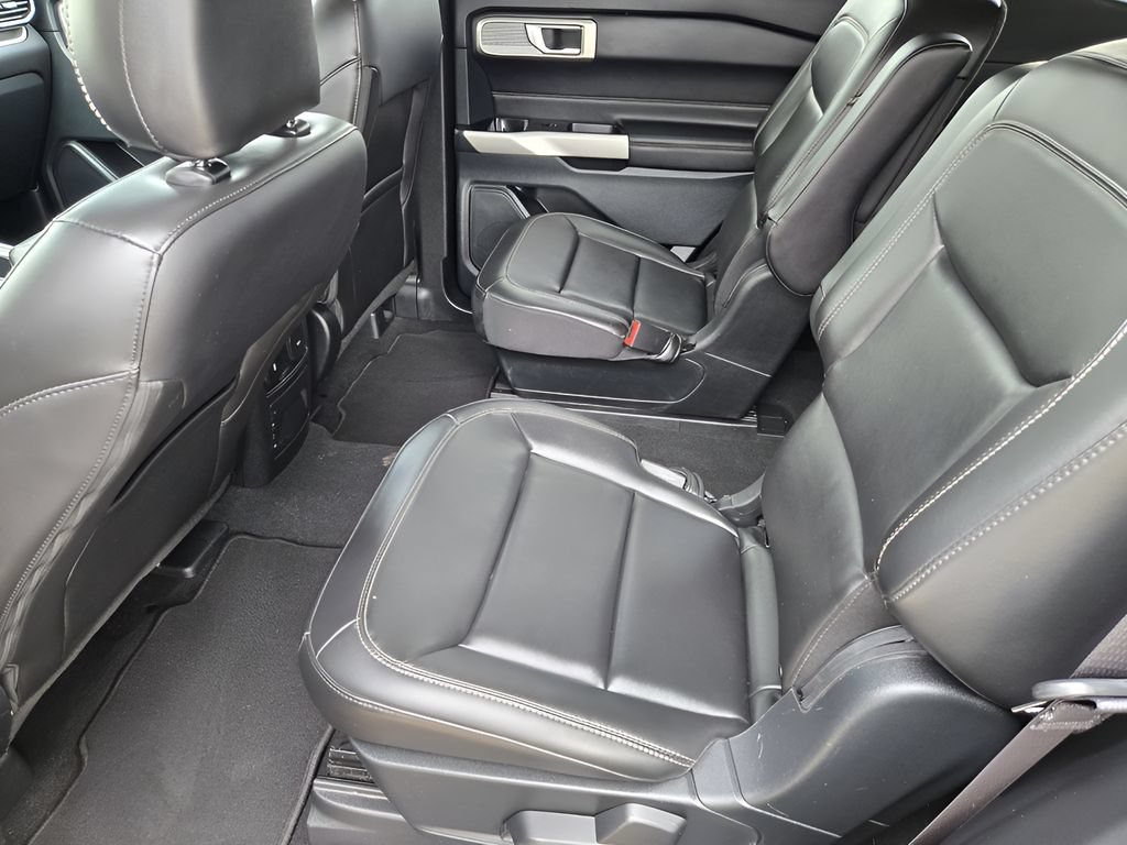 Used 2024 Ford Explorer XLT AWD/4WD image 27