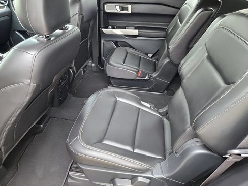 Used 2024 Ford Explorer XLT w/ Equipment Group 202A AWD/4WD image 27