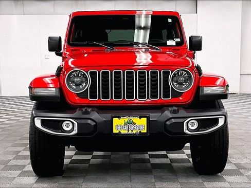 Used 2025 Jeep Wrangler Unlimited Sahara AWD/4WD image 4