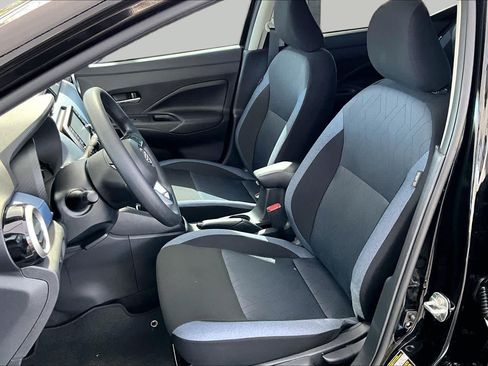 Used 2025 Nissan Versa SV w/ Trunk Package FWD image 8