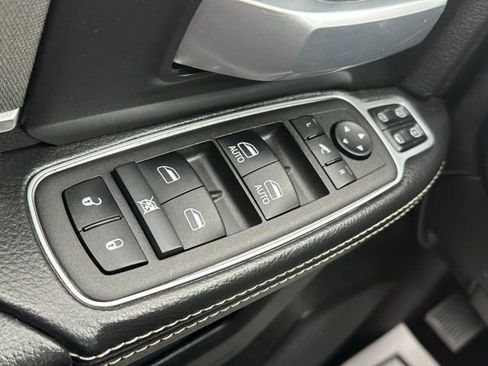 Used 2024 RAM 3500 Big Horn image 19