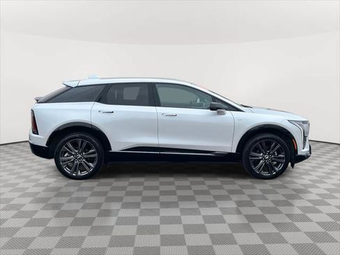 Used 2025 Cadillac Optiq Sport 2 AWD/4WD image 4