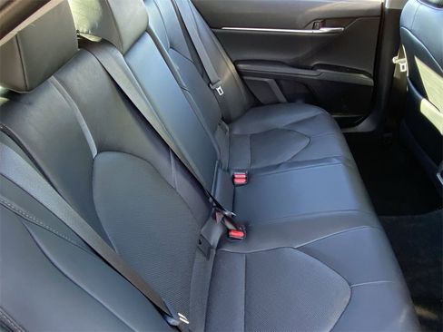 Used 2021 Toyota Camry XLE image 22