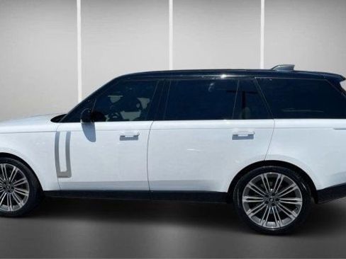 Used 2024 Land Rover Range Rover Long Wheelbase Autobiography image 7