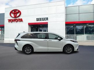 Used 2025 Toyota Sienna XLE FWD video 2