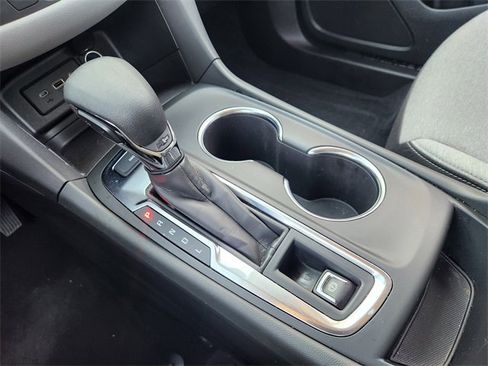 Used 2022 Chevrolet Equinox LT image 17