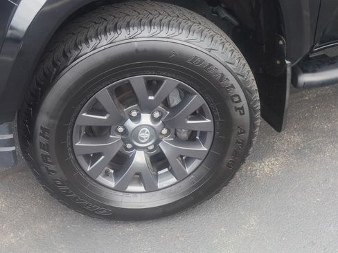 Used 2021 Toyota Tacoma SR5 AWD/4WD image 31
