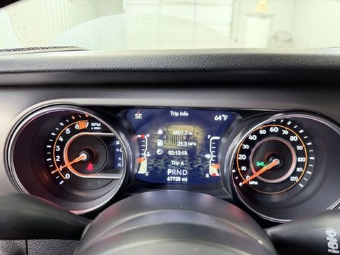 Used 2018 Jeep Wrangler Unlimited Sport S AWD/4WD image 36