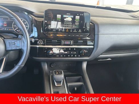 Used 2024 Nissan Pathfinder SL w/ SL Premium Package FWD image 17