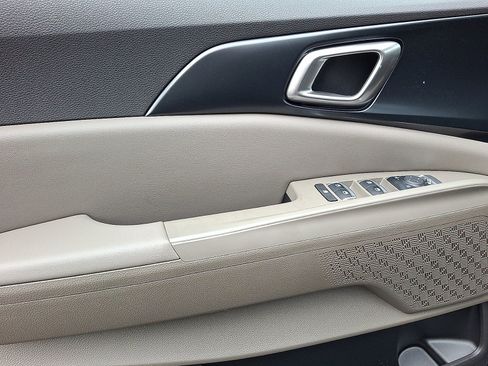 New 2026 Kia Carnival FWD image 7