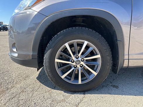 Used 2017 Toyota Highlander XLE AWD/4WD image 21