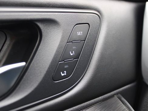 Used 2023 Nissan Rogue SL w/ SL Premium Package image 30