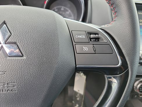 Used 2025 Mitsubishi Outlander Sport LE AWD/4WD image 27