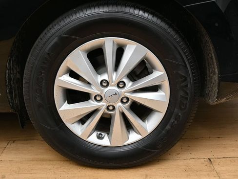 Used 2018 Kia Sedona L FWD image 12