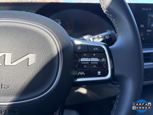 Certified 2025 Kia Sorento EX image 17