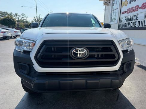 Used 2022 Toyota Tacoma SR RWD image 3