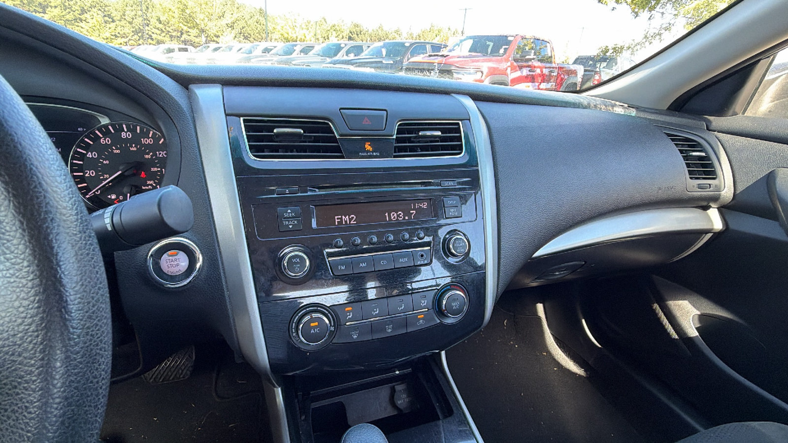 Used 2014 Nissan Altima 2.5 S w/ Sport Value Package FWD image 30